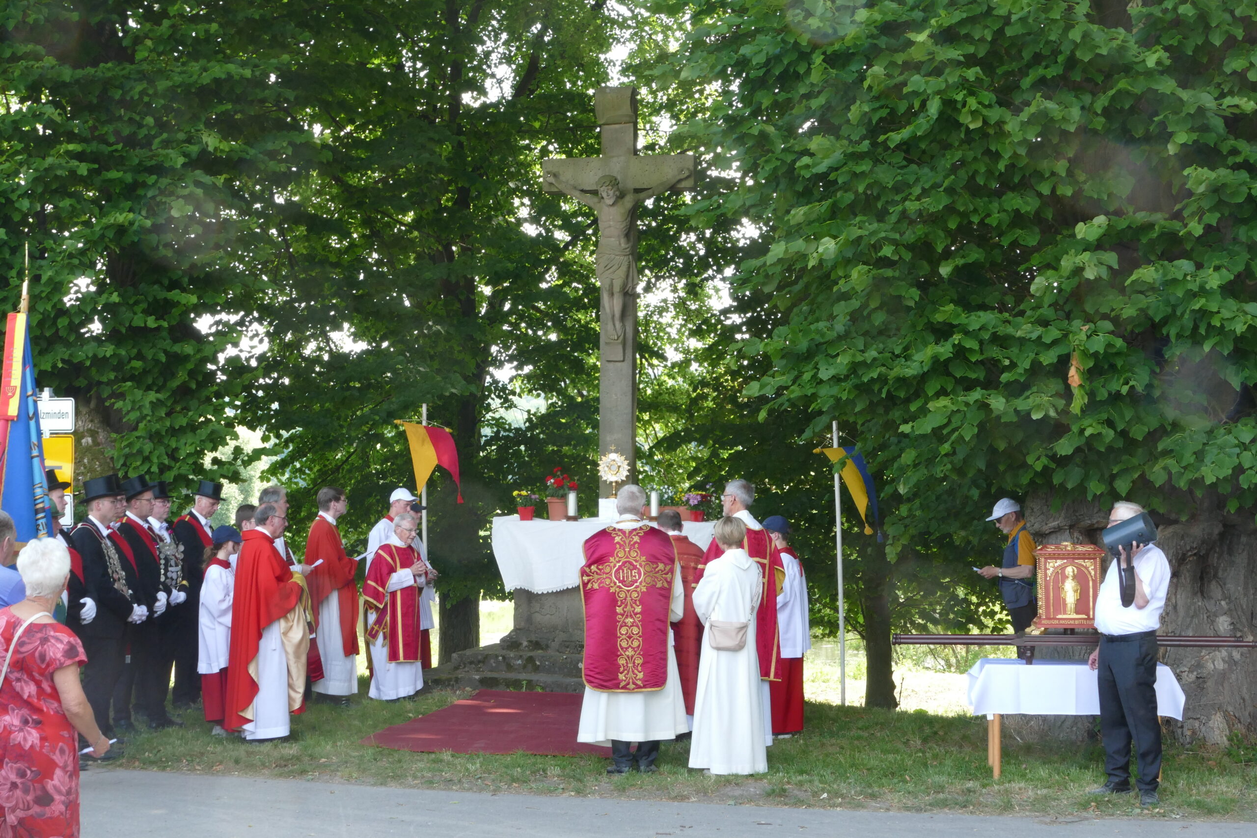 „Es gibt viel zu entdecken, von dem wir noch nichts ahnen“. 600 Gäste bei Vitusfest in Corvey: Diözesanadministrator Dr. Michael Bredeck ermutigt zur synodalen Erneuerung.