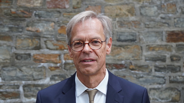 Porträt Prof. Dr. Günter Wilhelms