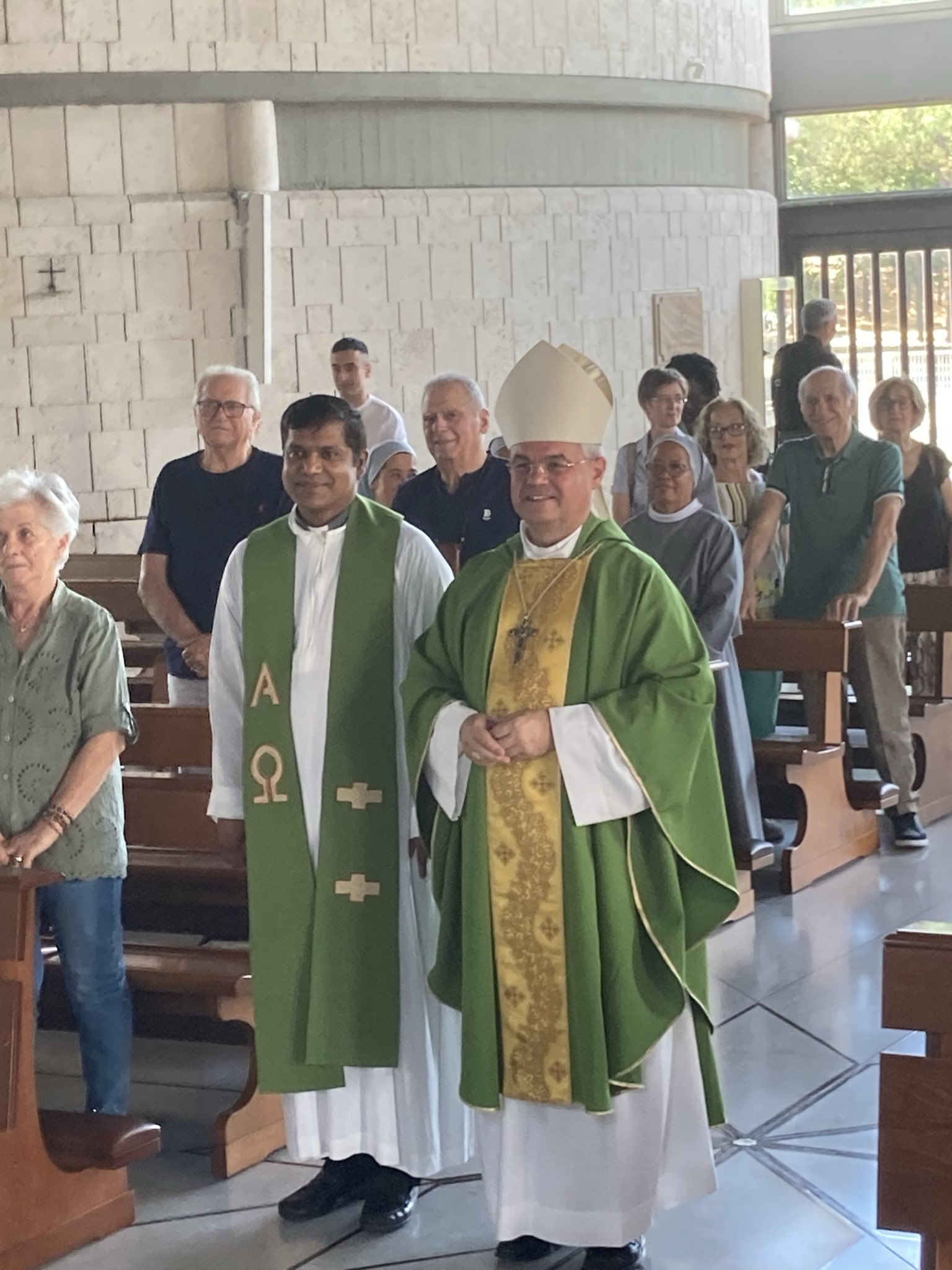 Erzbischof Bentz besucht die Gemeinde San Liborio in Rom