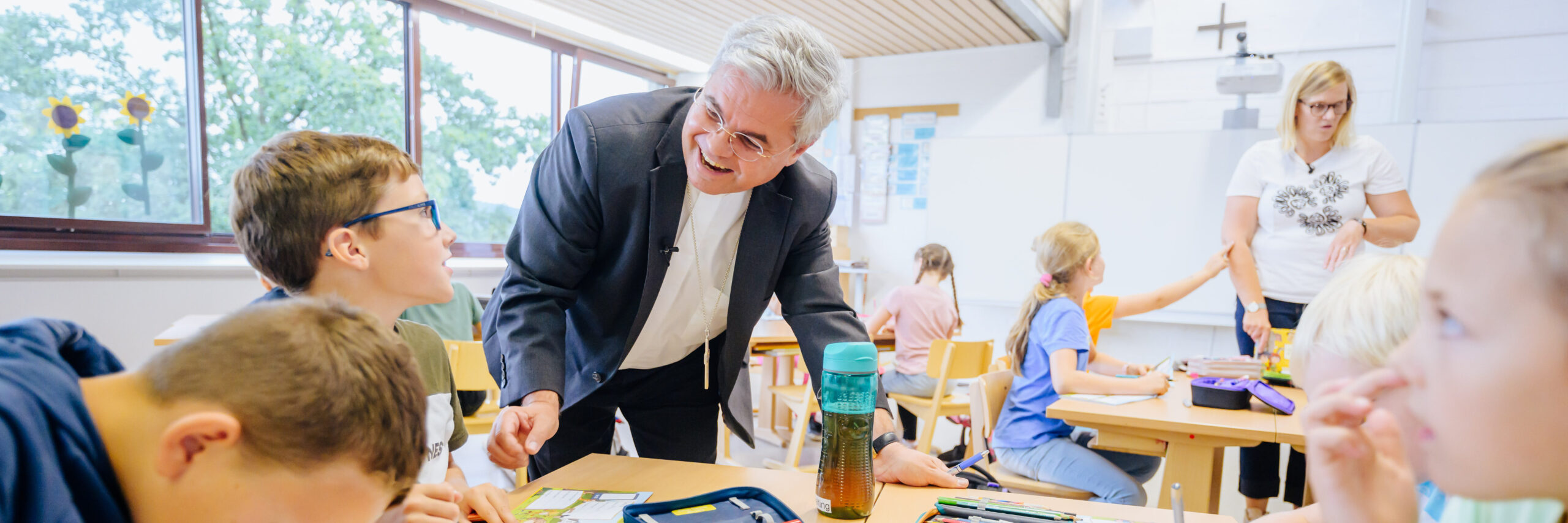 Schulbesuch Erzbischof Dr. Udo Markus Bentz Marienschule Meschede