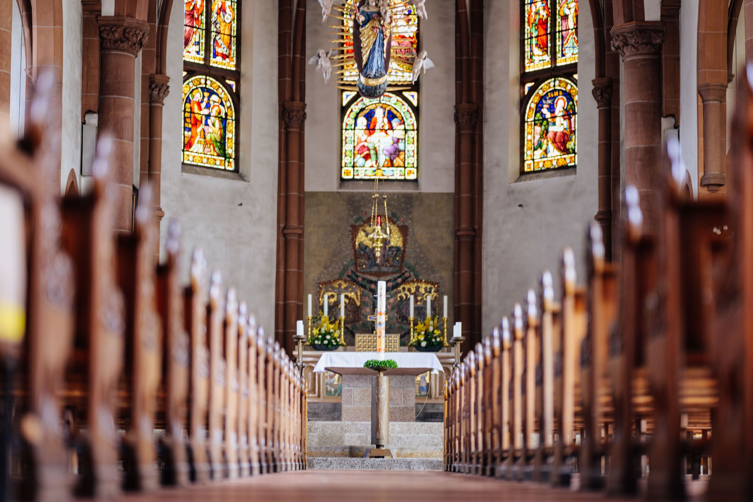 Innenansicht St. Peter und Paul in Kurchhundem