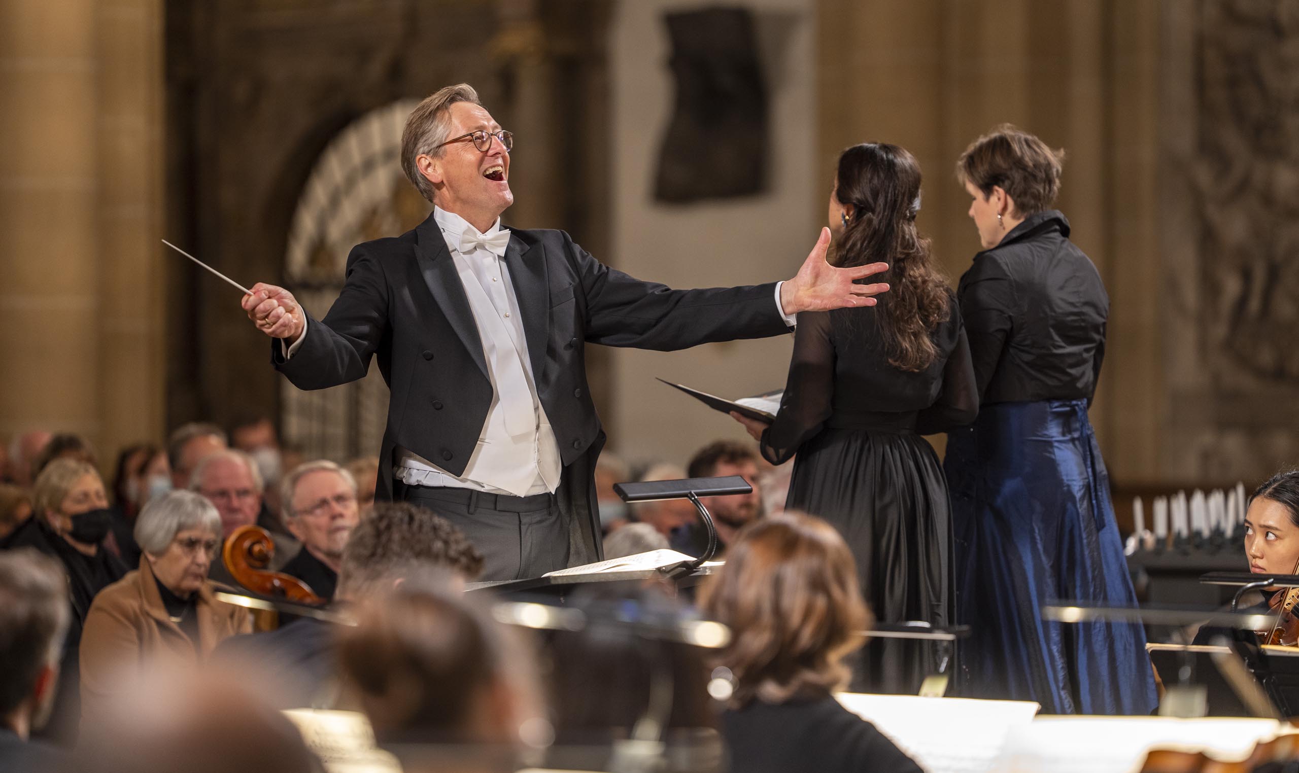 Domkapellmeister Thomas Berning während eines Auftritts